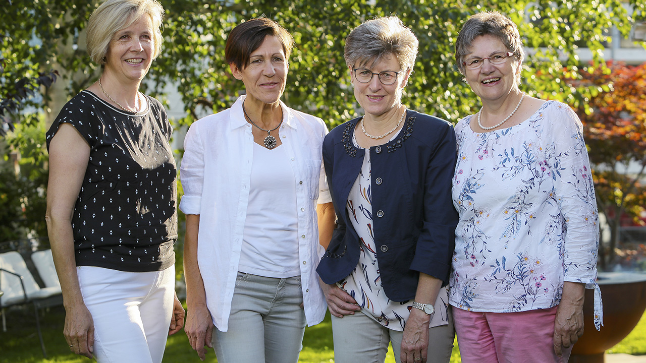 Elisabeth Warzinek, Präsidentin mit den Gruppenleiterinnen Nicole Lymann, Sabine Koch-Hobi und Brigitta Niedrist (v.l.). Auf dem Bild fehlt Bea Grünenfelder.